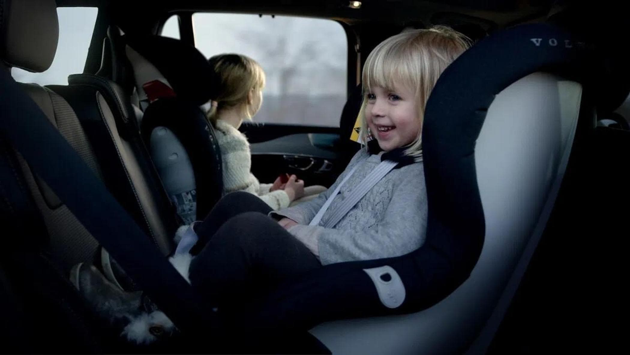 La rivoluzione dei seggiolini auto per bambini. Da settembre si cambia. Ecco le novità