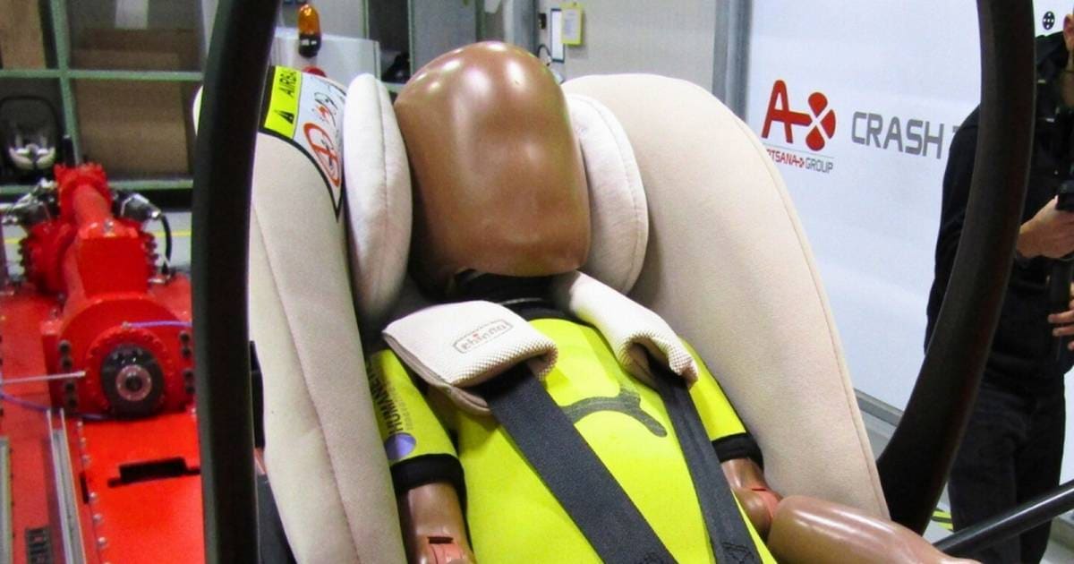 Come si testa un seggiolino auto? Ve lo spieghiamo con un video speciale